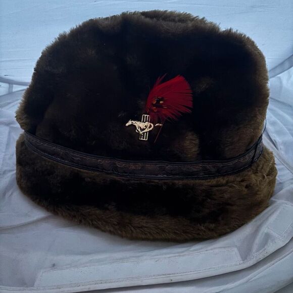 Vintage 1970’s Faux Fur Mustang Men’s Size Large Winter Hat With Ear Warmers
